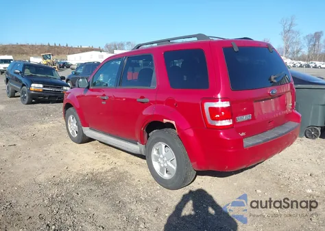 2010 Ford Escape Xlt z USA, uszkodzony, nr VIN 1FMCU9DG9AKA87993